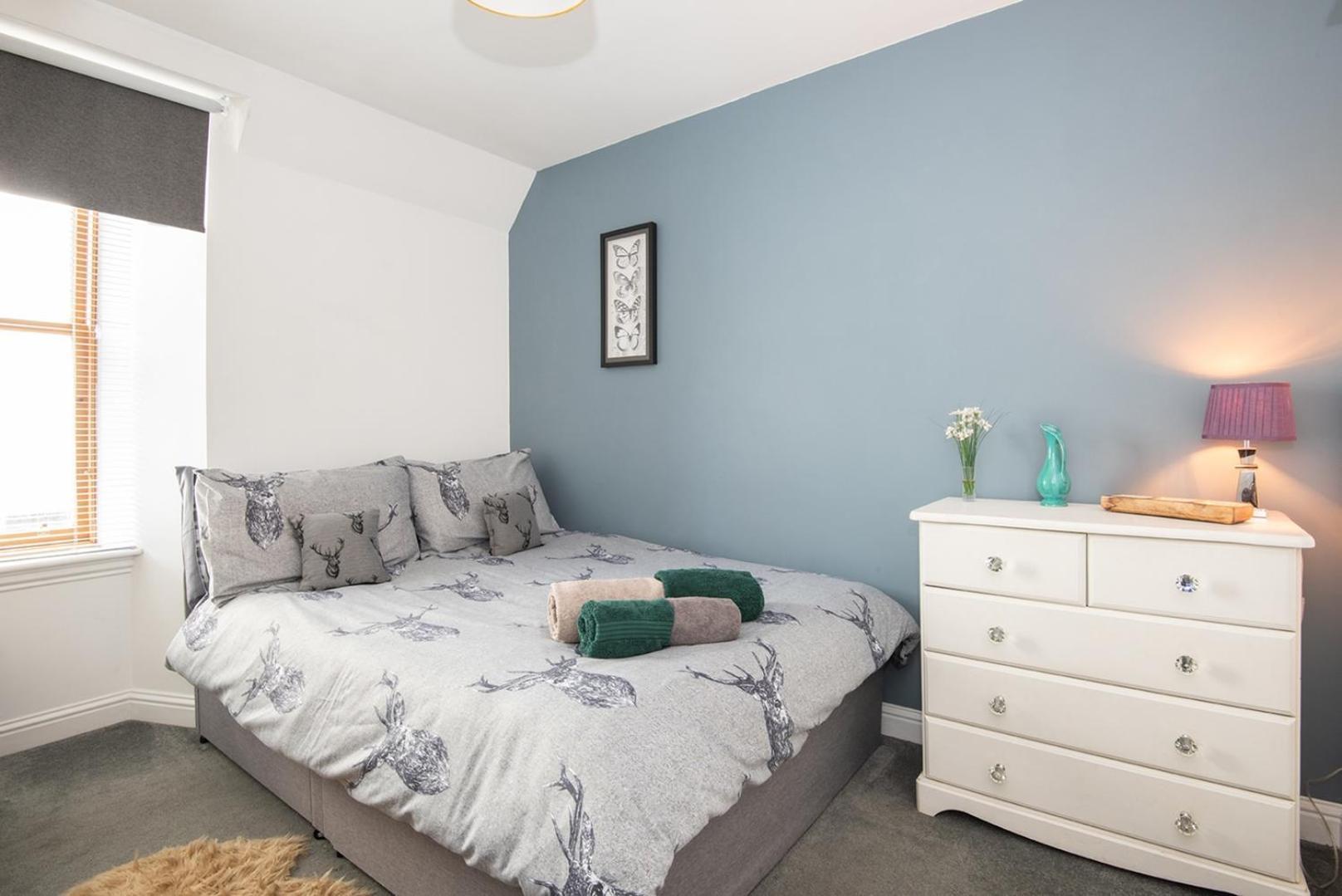 Charming 2 Bedroom Flat In The Heart Of Kirriemuir Exteriör bild