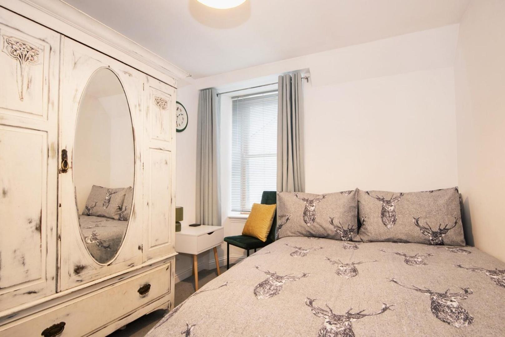 Charming 2 Bedroom Flat In The Heart Of Kirriemuir Exteriör bild