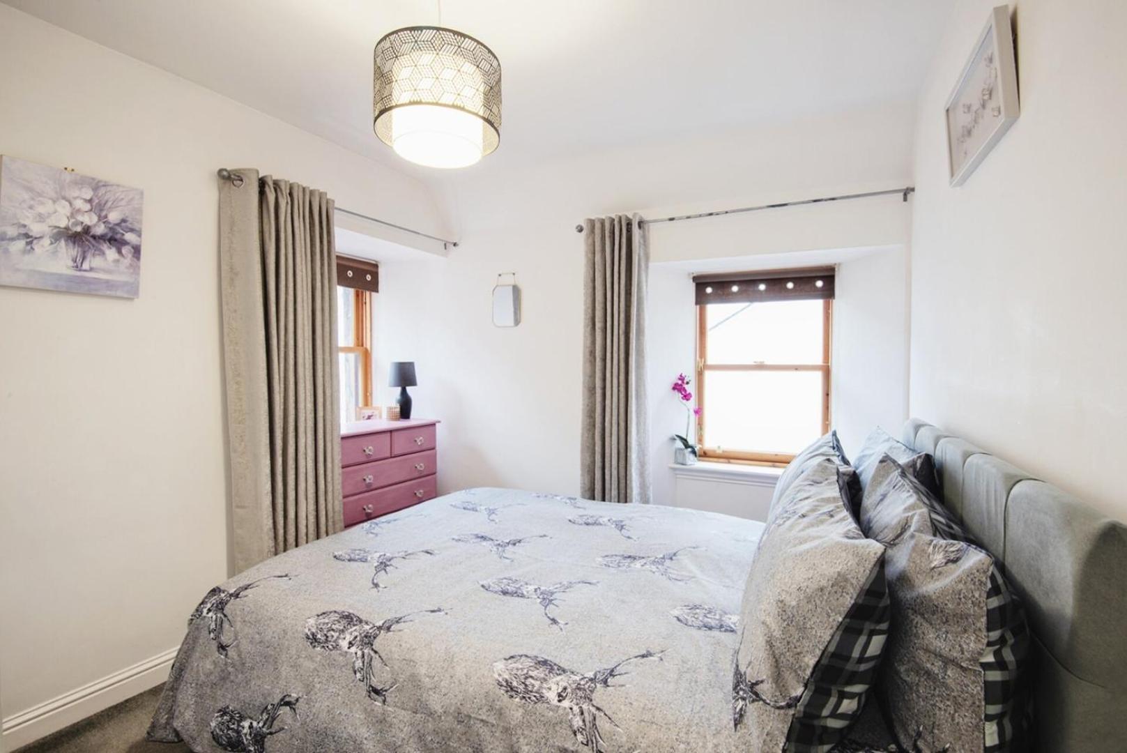 Charming 2 Bedroom Flat In The Heart Of Kirriemuir Exteriör bild