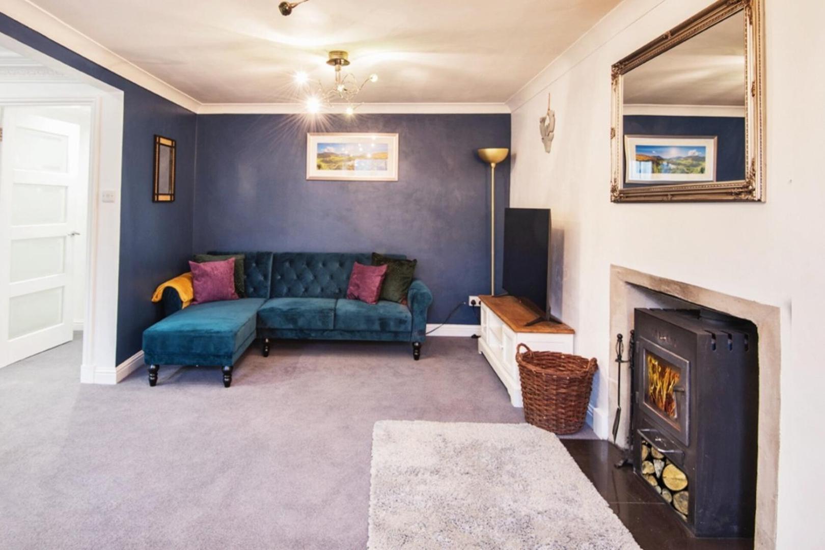 Charming 2 Bedroom Flat In The Heart Of Kirriemuir Exteriör bild